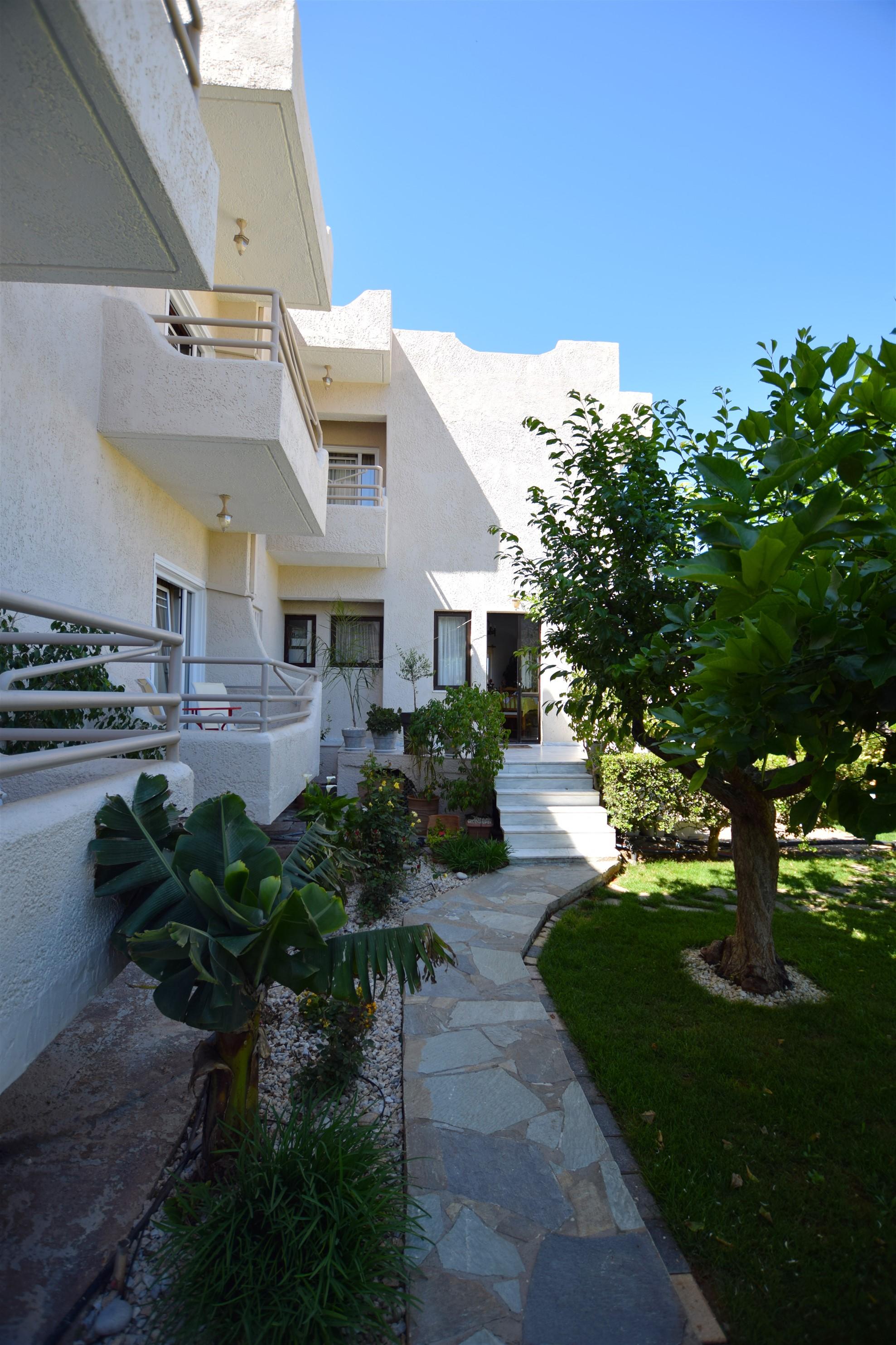 Altis Hotel ماليا المظهر الخارجي الصورة