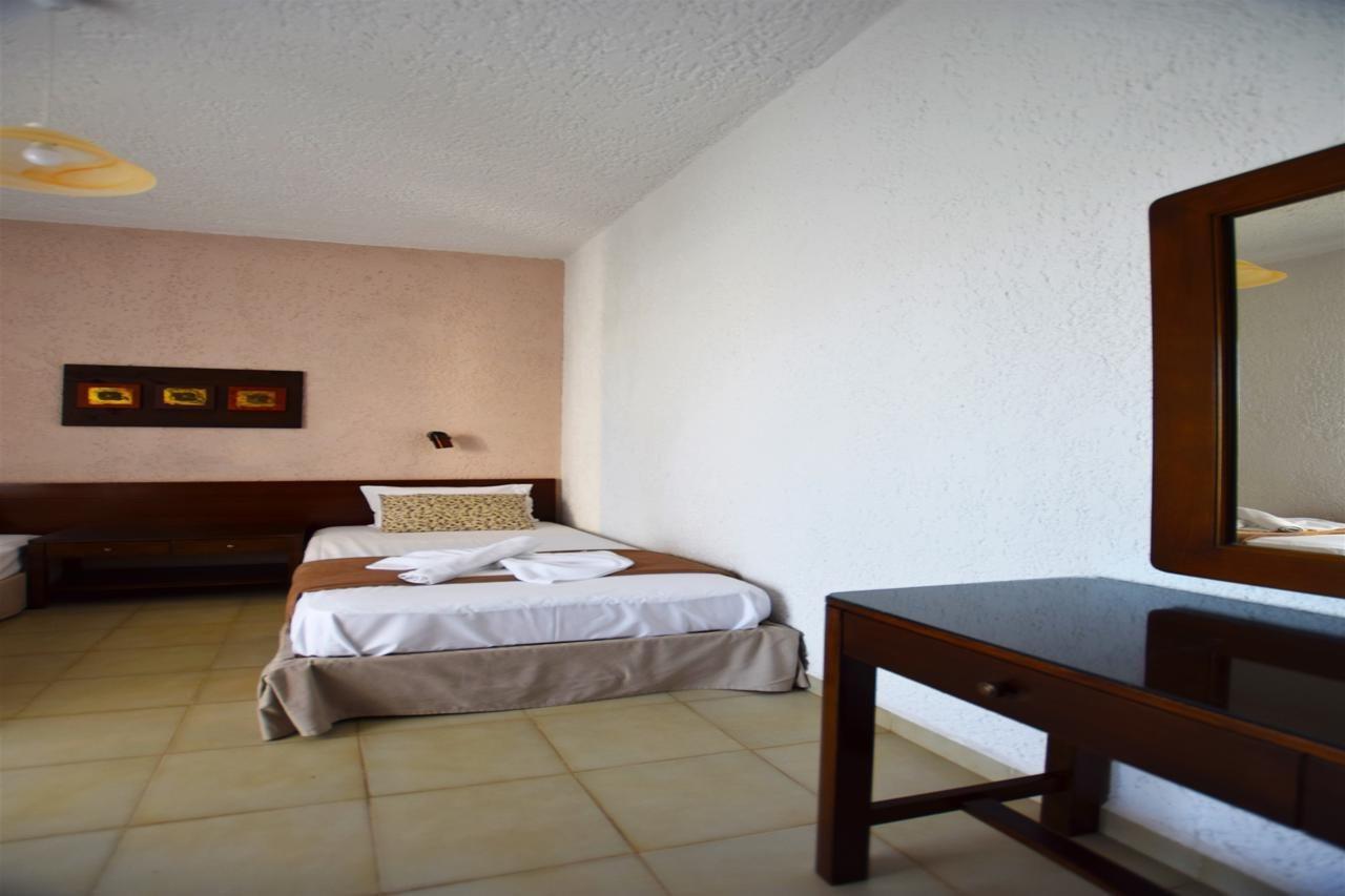 Altis Hotel ماليا المظهر الخارجي الصورة