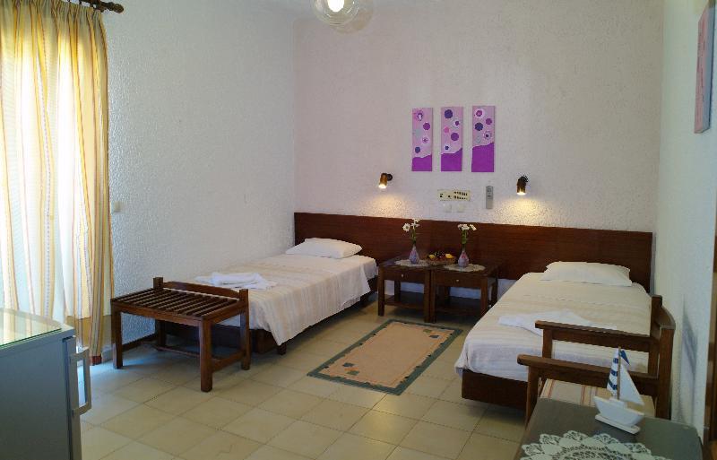 Altis Hotel ماليا المظهر الخارجي الصورة